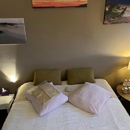 Homestay A L'ombre De La Tour Eiffel Au Bord De La Seine *